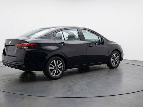 Used 2025 Nissan Versa SV image 9