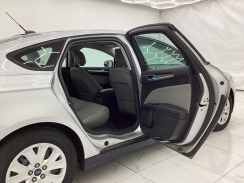 Used 2013 Ford Fusion S FWD image 13
