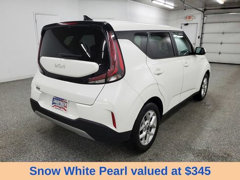 Used 2024 Kia Soul LX w/ Option Group 015 FWD image 4