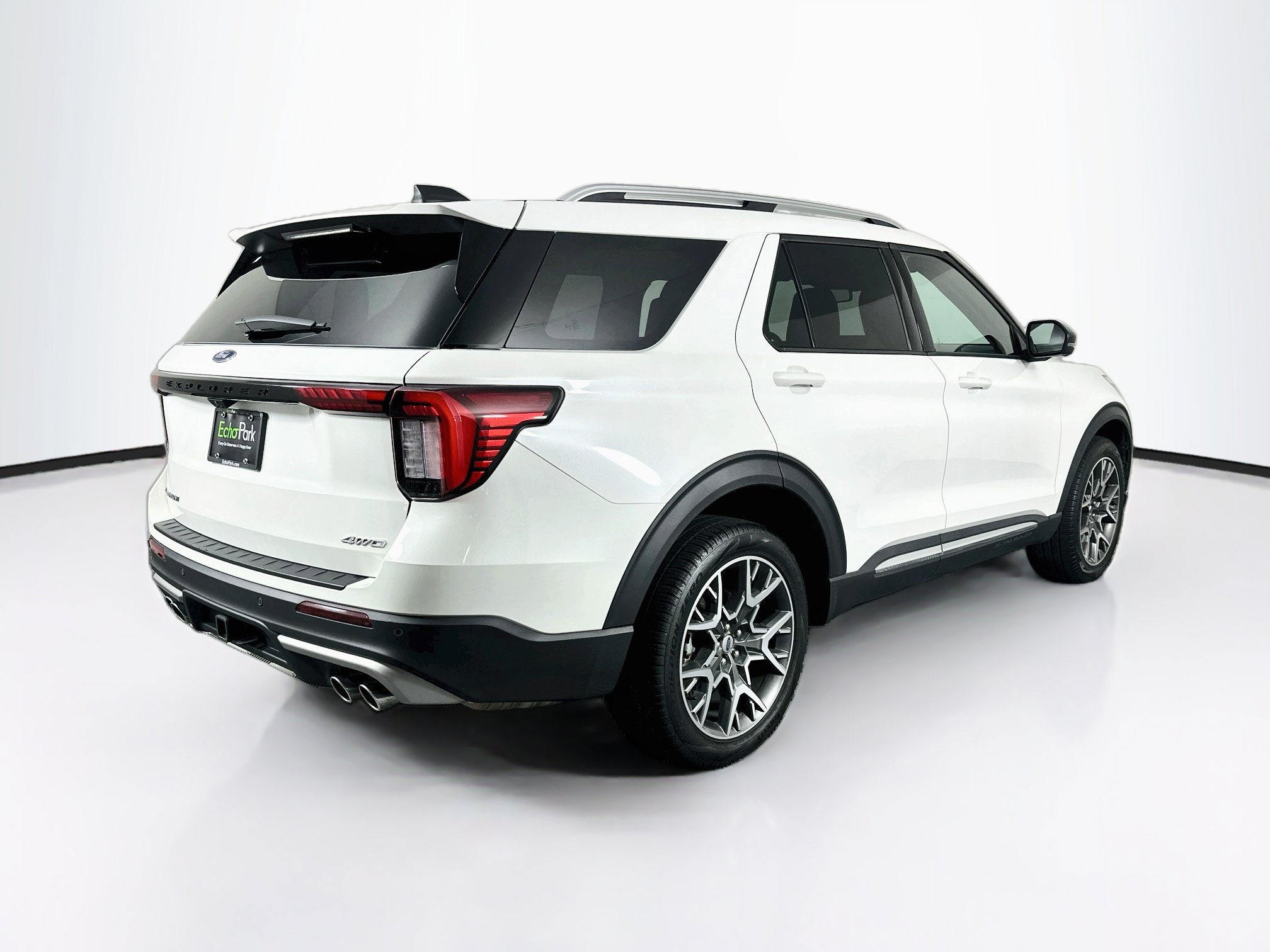 Used 2025 Ford Explorer Platinum w/ Ultimate Package AWD/4WD image 9