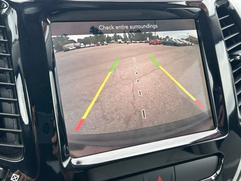 Used 2019 Jeep Cherokee Limited AWD/4WD image 23