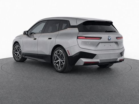 Used 2024 BMW iX xDrive50 w/ Premium Package AWD/4WD image 4