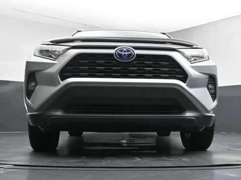 Used 2020 Toyota RAV4 XLE image 27