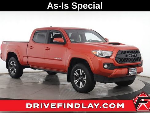 Used 2017 Toyota Tacoma SR5 AWD/4WD image 1