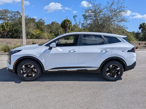 New 2026 Kia Sportage LX FWD image 8