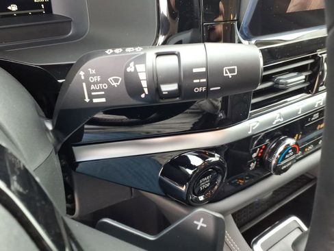 New 2026 Nissan Pathfinder Platinum image 22