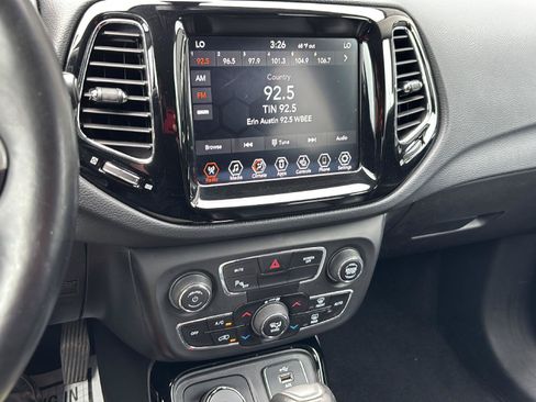 Used 2019 Jeep Compass Limited w/ Safety & Security Group AWD/4WD image 29