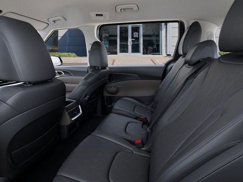 New 2026 Kia Carnival LXS image 23
