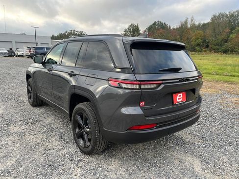 New 2025 Jeep Grand Cherokee Limited w/ Black Appearance Package image 5