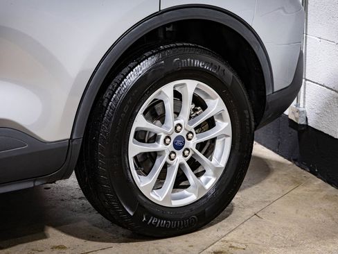 Used 2022 Ford Escape SE w/ Cold Weather Package image 7