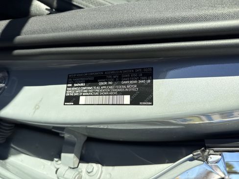 Used 2025 Volvo XC90 B6 Plus image 37