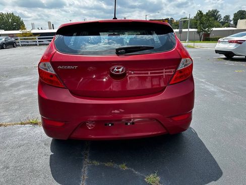 Used 2012 Hyundai Accent SE FWD image 6