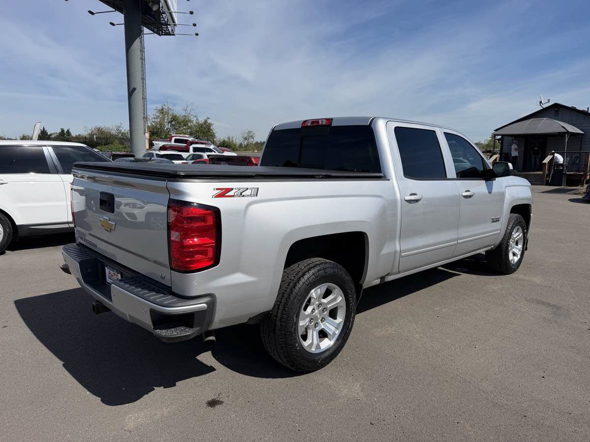 Used 2018 Chevrolet Silverado 1500 LT w/ Texas Edition AWD/4WD image 8