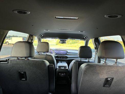 Used 2026 Buick Enclave Sport Touring AWD/4WD image 10