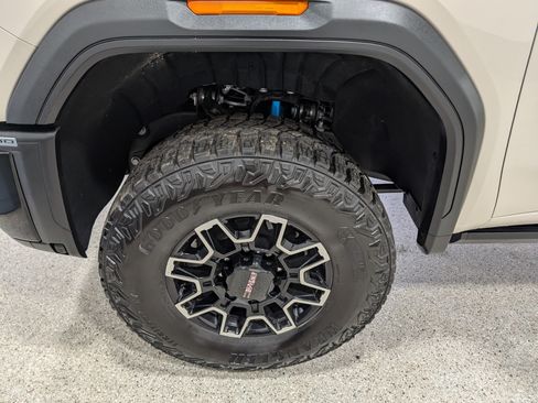 Used 2026 GMC Sierra 2500 AT4X AWD/4WD image 11