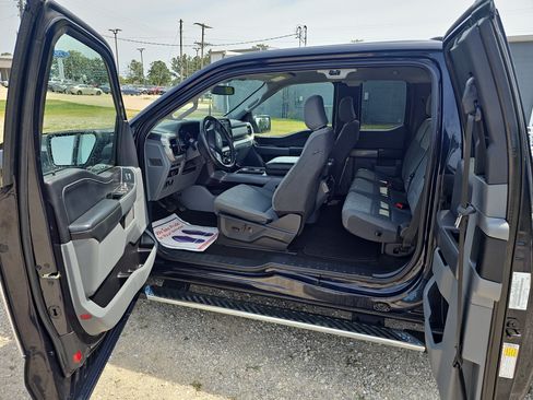 Used 2022 Ford F150 XLT w/ Equipment Group 302A High RWD image 14