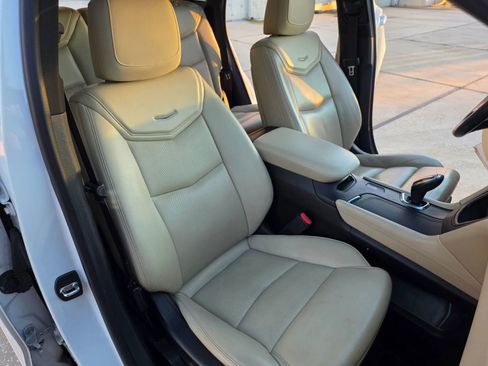 Used 2017 Cadillac XT5 Luxury w/ Driver Awareness Package image 29