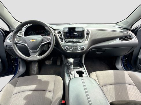Used 2021 Chevrolet Malibu LT FWD image 3
