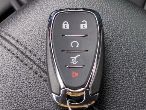 Used 2018 Chevrolet Equinox Premier image 27