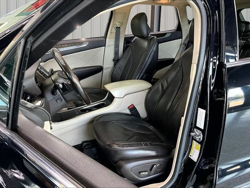 Used 2017 Lincoln MKC Reserve AWD/4WD image 19