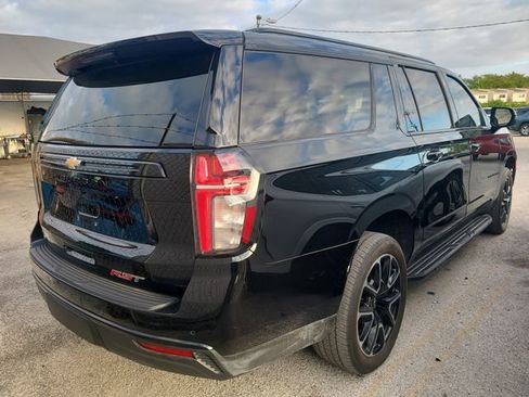 Used 2024 Chevrolet Suburban RST w/ Luxury Package image 3
