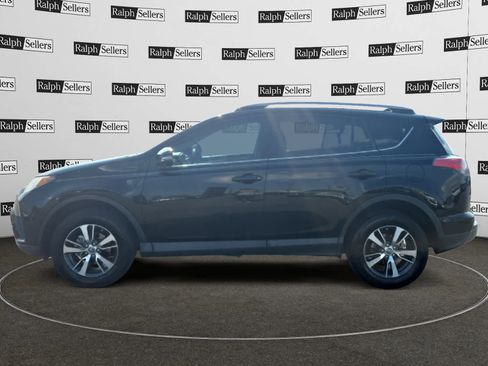 Used 2017 Toyota RAV4 XLE image 3