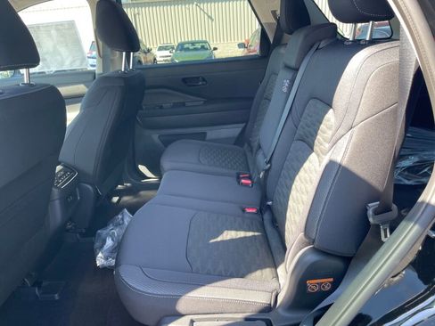 New 2025 Nissan Pathfinder SV w/ Black Appearance Package image 14