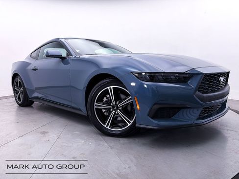 Used 2025 Ford Mustang Coupe RWD image 1