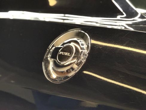 Used 2013 Dodge Challenger SXT image 11