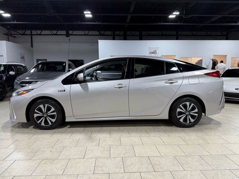 Used 2019 Toyota Prius Prime Premium image 23
