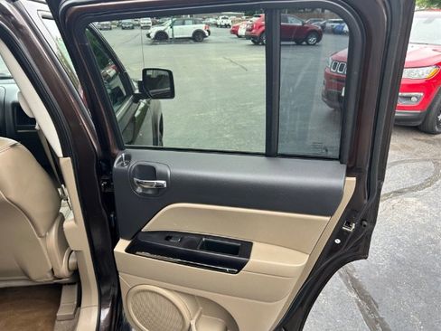 Used 2014 Jeep Patriot Limited w/ Sun/Sound Group FWD image 11