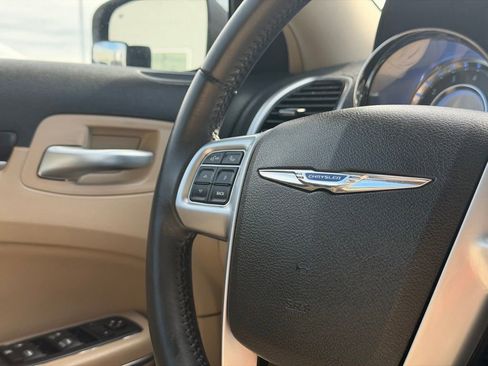 Used 2013 Chrysler 300 RWD image 21