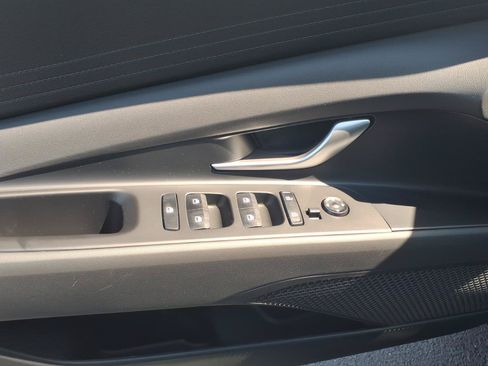 Used 2026 Hyundai Elantra Hybrid FWD image 23