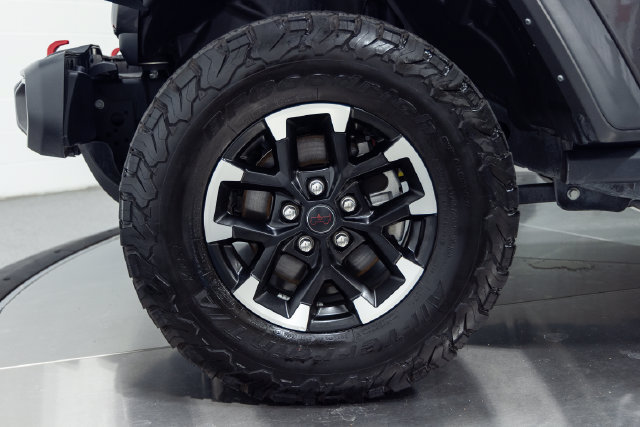 Used 2025 Jeep Wrangler Unlimited Rubicon AWD/4WD image 27