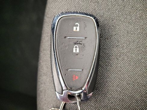 Used 2020 Chevrolet Equinox LT image 32