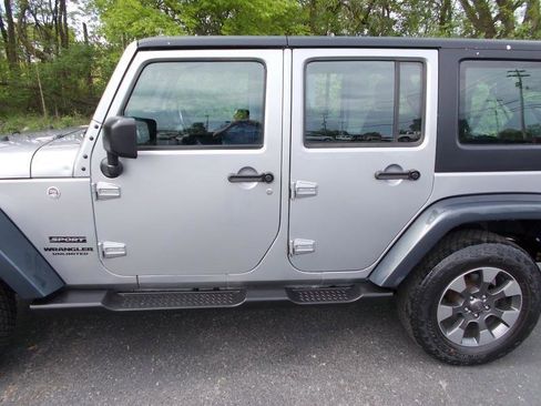 Used 2016 Jeep Wrangler Unlimited Sport image 6