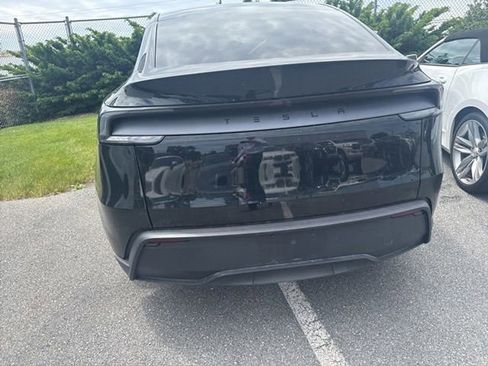 Used 2026 Tesla Model Y 2WD image 8