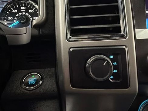 Used 2019 Ford F150 Lariat w/ Equipment Group 502A Luxury AWD/4WD image 31