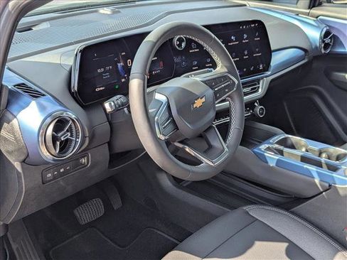 New 2026 Chevrolet Equinox EV LT image 3