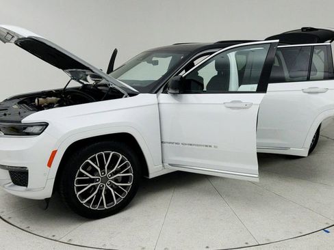 Used 2025 Jeep Grand Cherokee L Summit AWD/4WD image 11