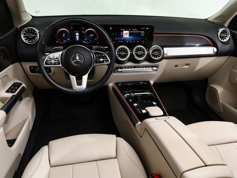 Certified 2022 Mercedes-Benz GLB 250 4MATIC image 6