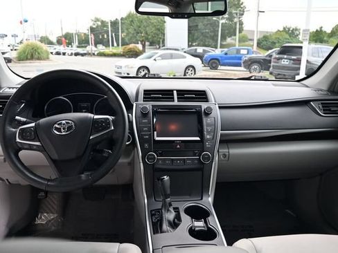 Used 2017 Toyota Camry XLE w/ Moonroof Package FWD image 24