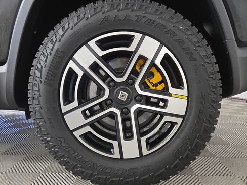 Used 2023 Rivian R1S Launch Edition Quad AWD/4WD image 10