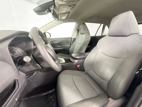 Used 2022 Toyota RAV4 XLE image 15