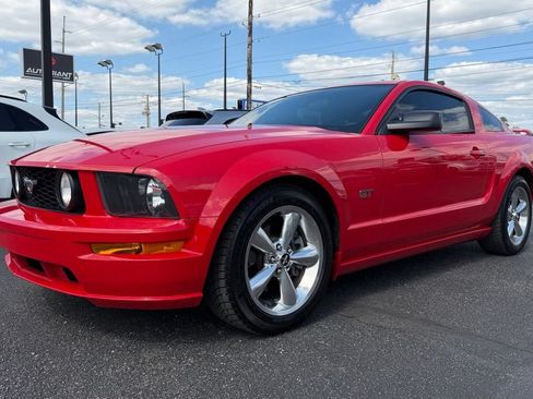 Used 2006 Ford Mustang GT RWD image 14