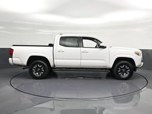 Used 2019 Toyota Tacoma SR w/ SR Convenience Package RWD image 4