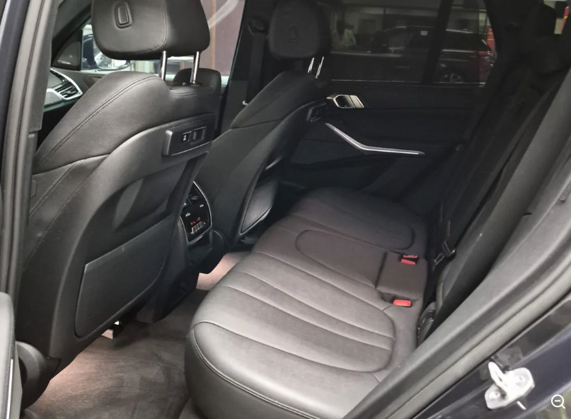 Used 2021 BMW X5 xDrive40i w/ Premium Package AWD/4WD image 9