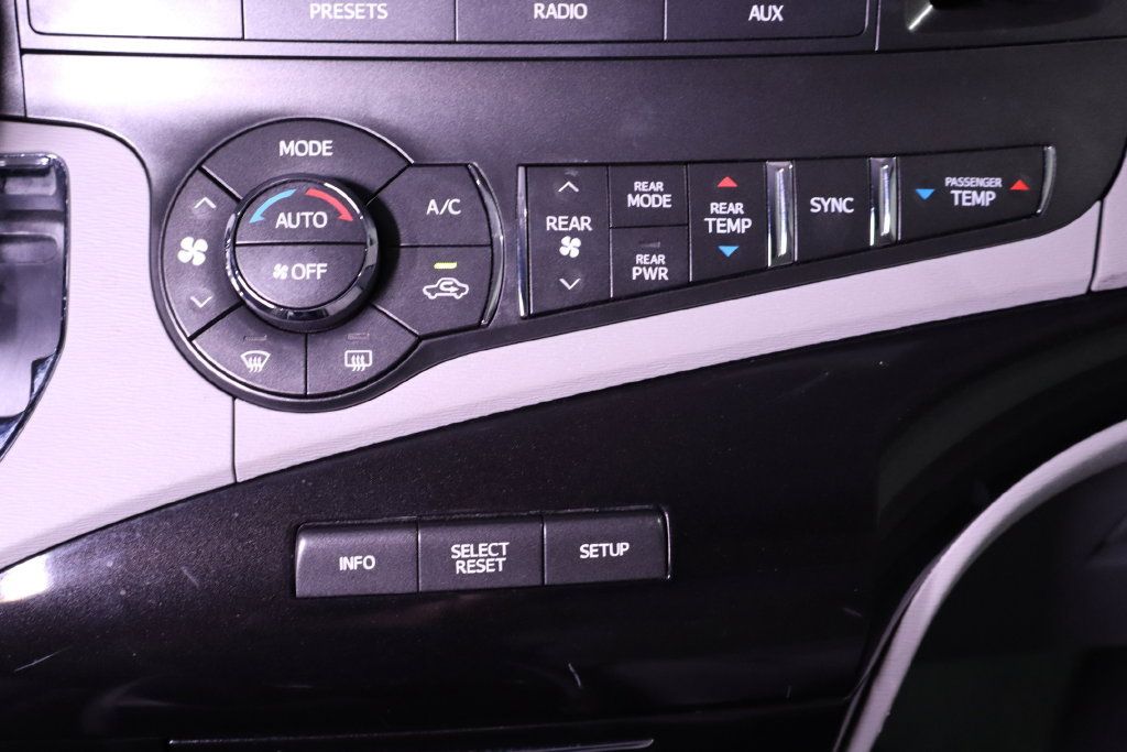 Used 2014 Toyota Sienna LE FWD image 24