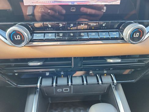 New 2026 GMC Canyon AT4 image 14