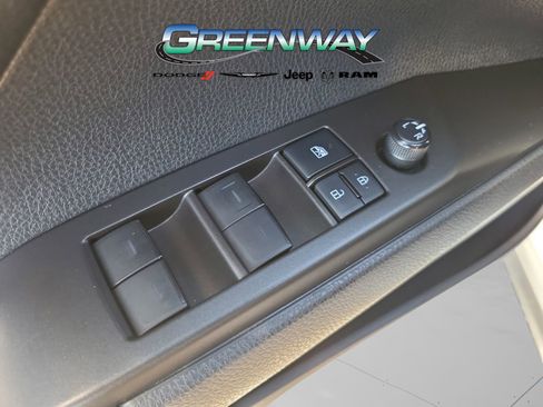 Used 2022 Toyota Camry SE image 16